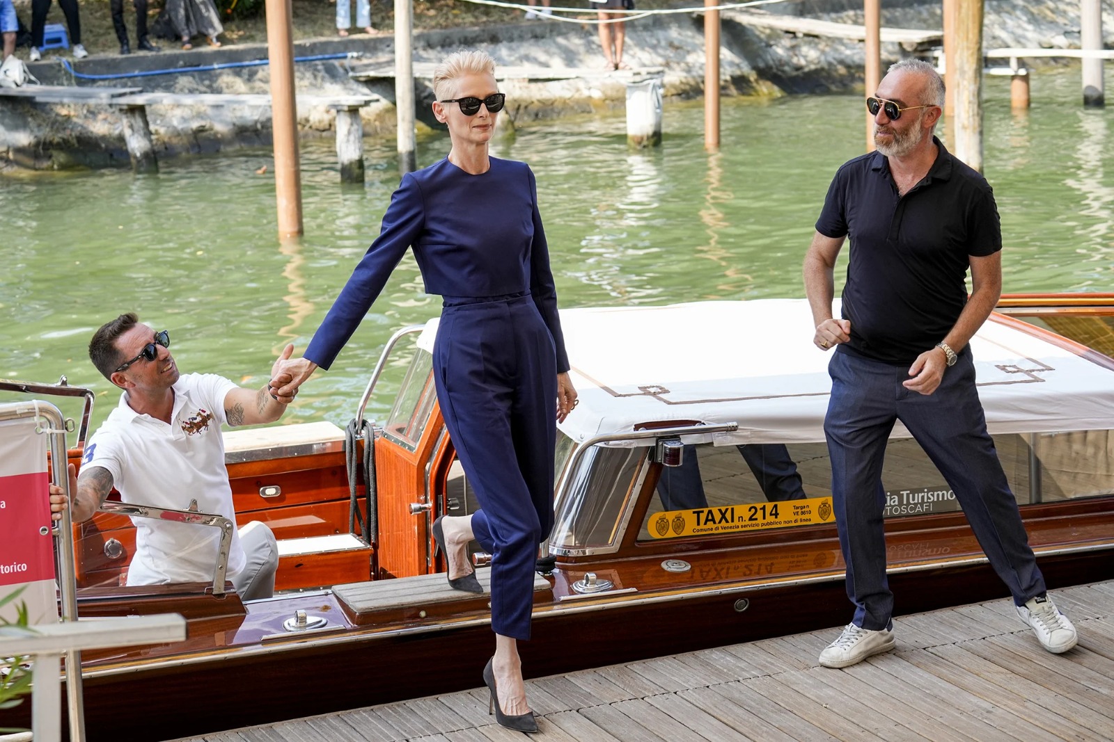 لقطات من مهرجان البندقية 81