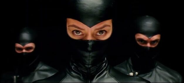 انعكاس في ألماسة ميتة