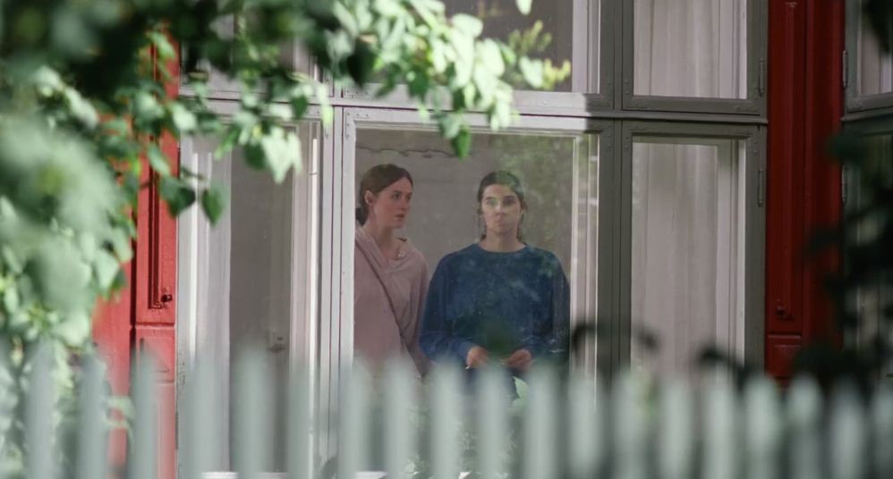 «قيمة عاطفية»... البحث عن الحقيقة بين فوضى الذاكرة