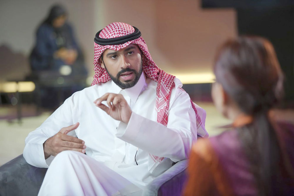 المنتج فيصل بالطيور