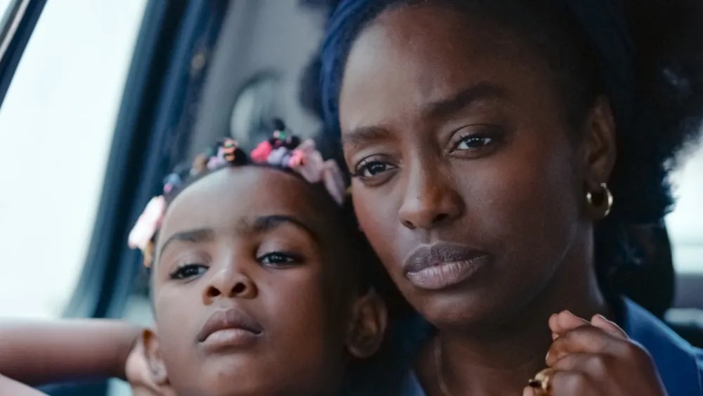 سماء بلا أرض